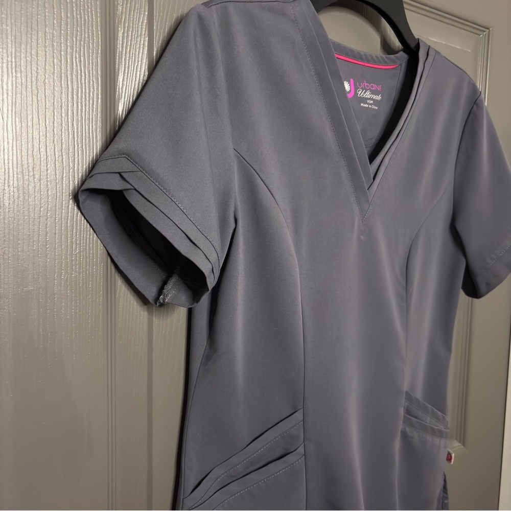 Urbane Ultimate Double V-Neck Medical Scrubs XS Women’s Top Gray